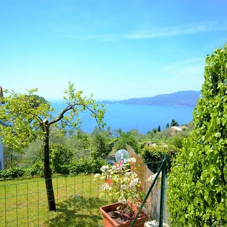 Holiday Home Chiavari Σπίτι διακοπών *